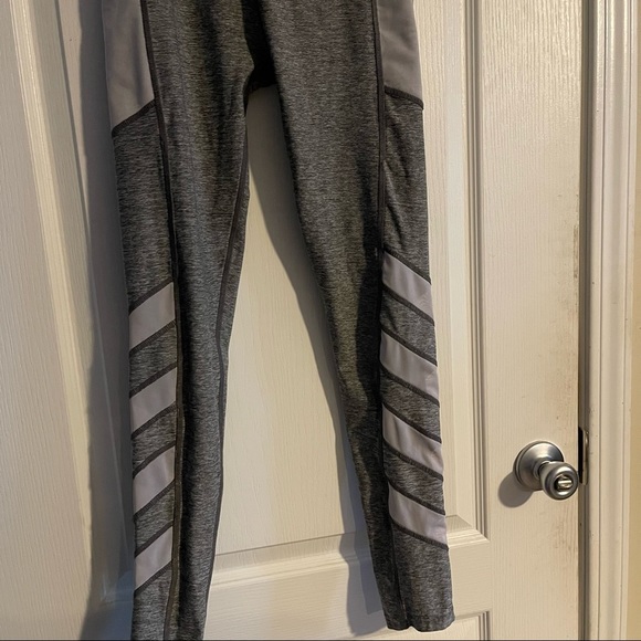 ✨LEG3ND Grey & White Athletic Leggings✨ - Picture 7 of 10